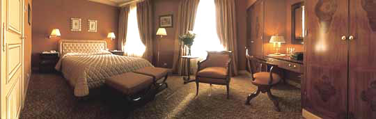 Hotel Franklin Roosevelt in Paris